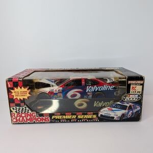 Racing Champions Premier Series 1:24 Scale Die Cast Car NASCAR 2000 Mark Martin